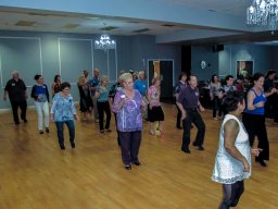 BB 04 FRIENDS HAVING FUN